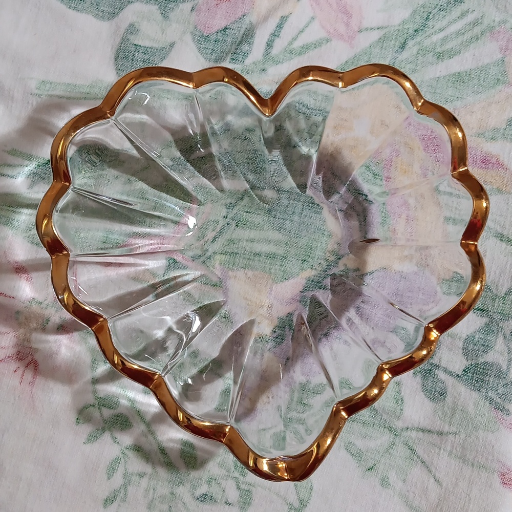 Heart shaped dish Clear with gold trim trinket candy